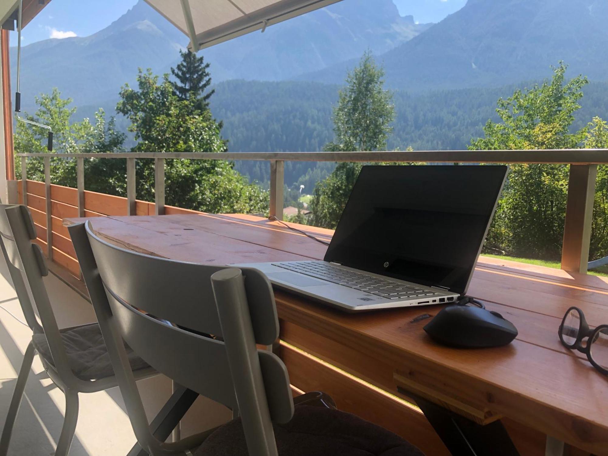 Aaa Chalet Allegra Rojo With Mountain View Scuol Exterior foto